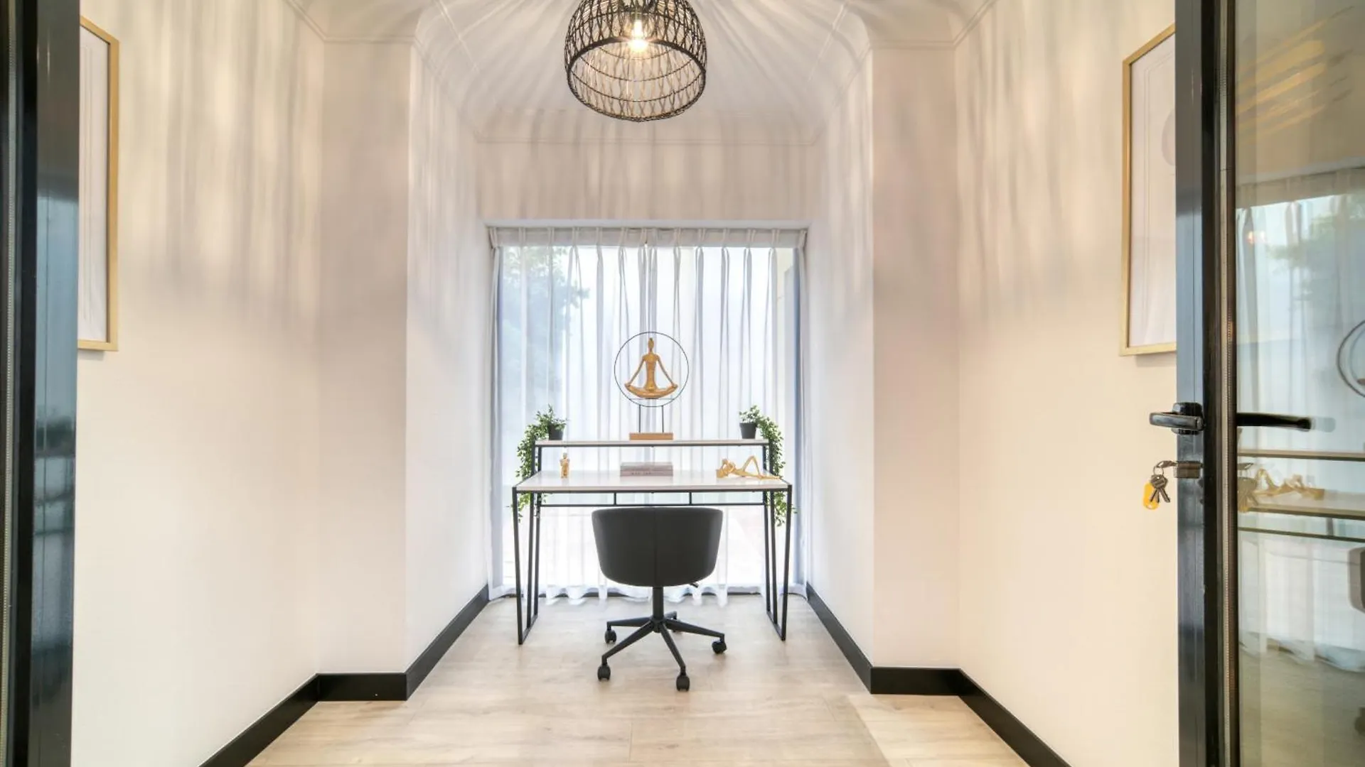 Frond D, Beach Front Villa, Palm Jumeirah - Mint Stay Dubai Villa