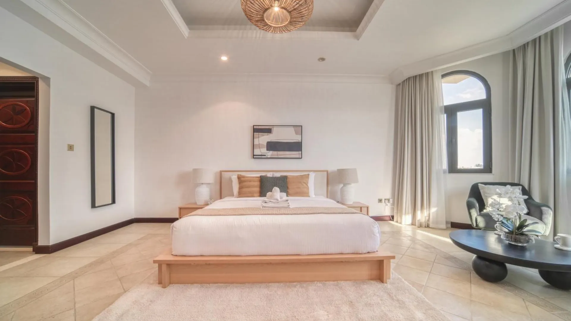Frond D, Beach Front Villa, Palm Jumeirah - Mint Stay Dubai