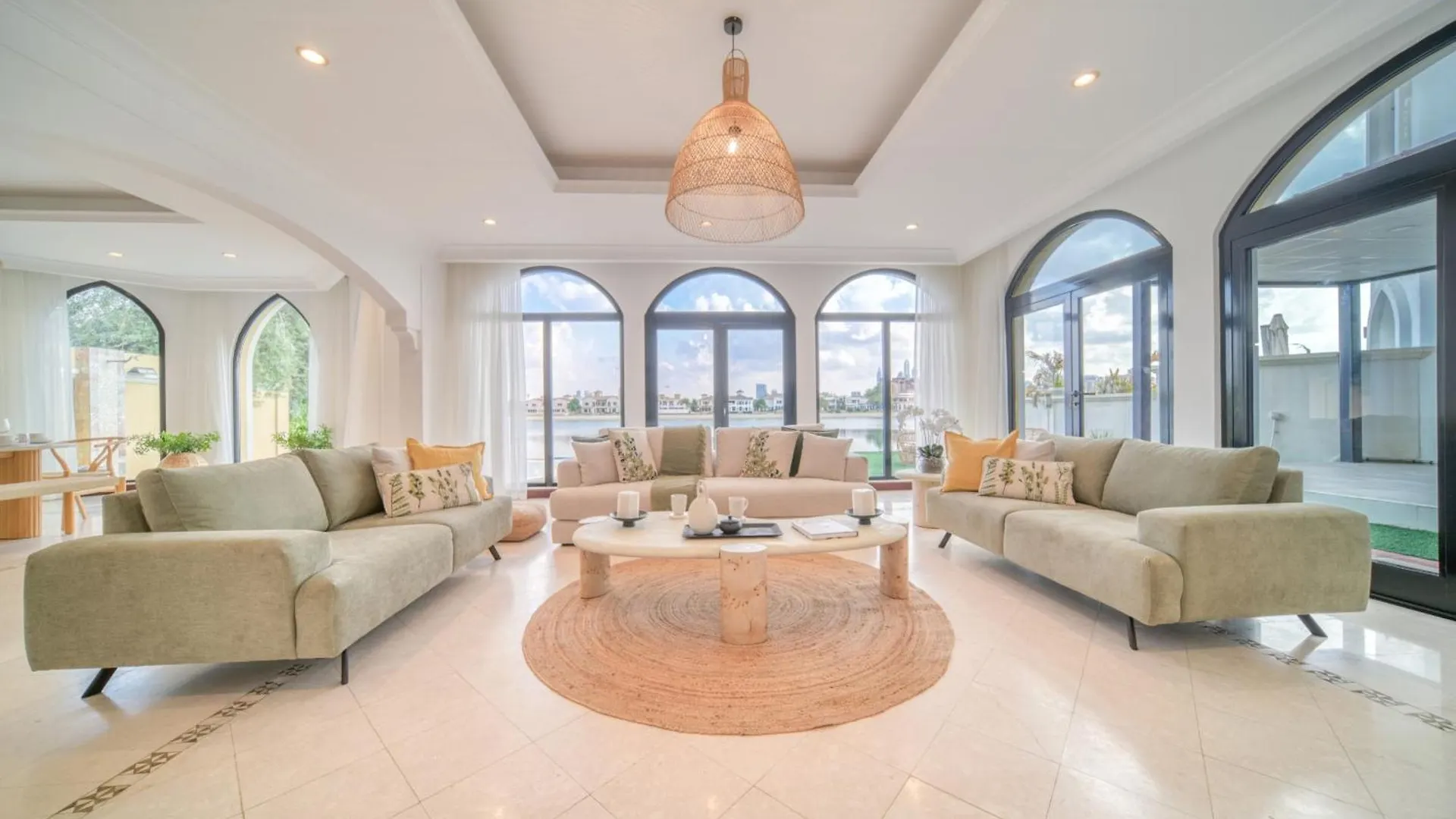 Frond D, Beach Front Villa, Palm Jumeirah - Mint Stay Dubai 0*,  Förenade Arabemiraten