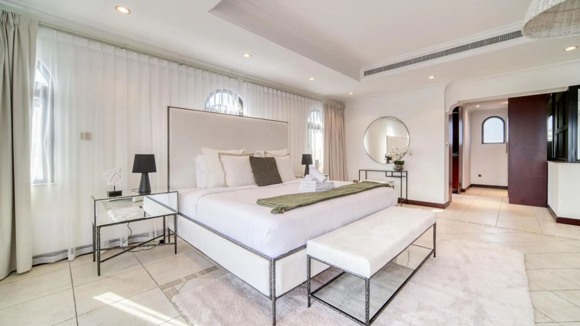 Frond D, Beach Front Villa, Palm Jumeirah - Mint Stay Dubai 0*,  Förenade Arabemiraten