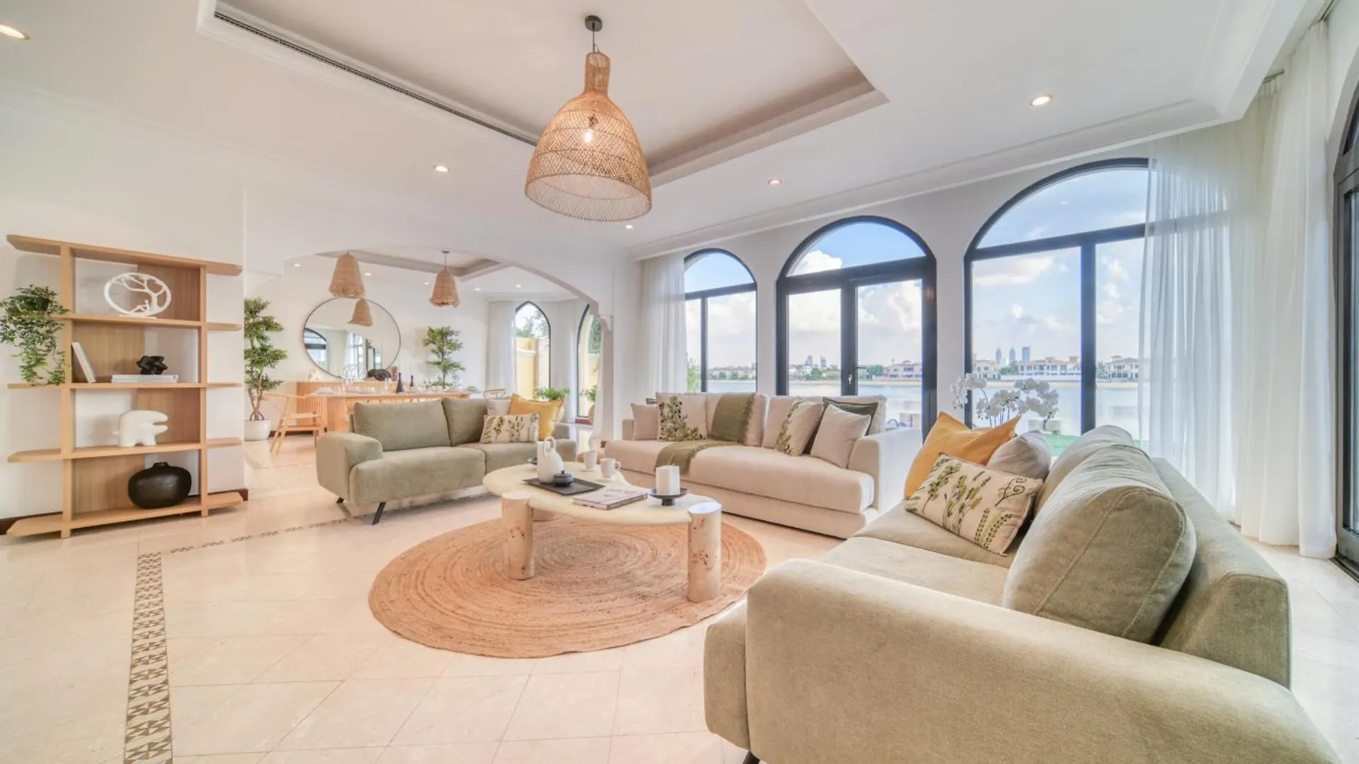 Frond D, Beach Front Villa, Palm Jumeirah - Mint Stay Dubai
